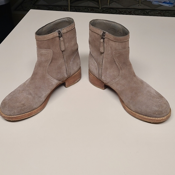 Tory Burch Eloise booties size 7 1/2 - Picture 8 of 9